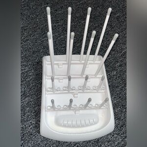 Munchkin White Drying Rack for bottles and pump parts